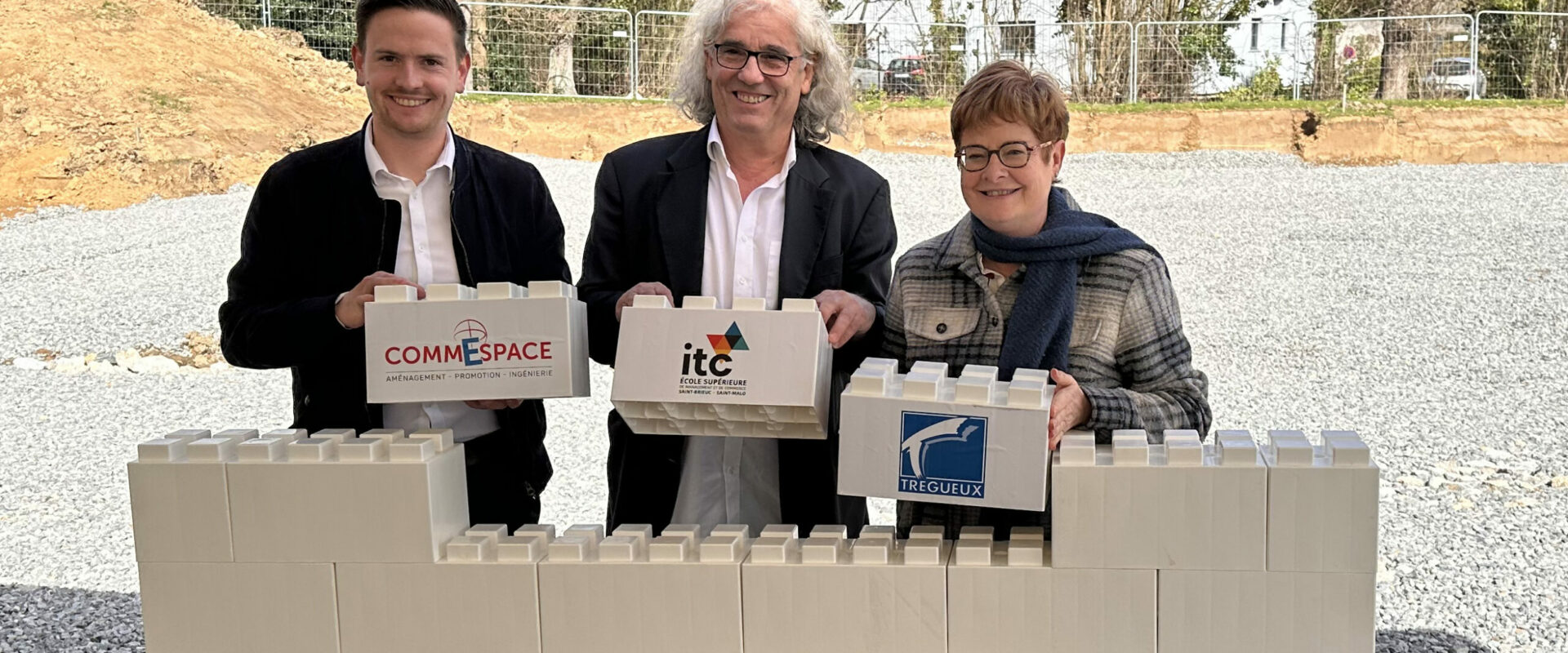 Pose de la première pierre de l’École ITC à Trégueux